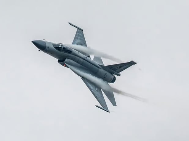 Pakistan, Bangladeş ile savunma anlaşması ve JF-17 satışı için görüşmeler yürütüyor