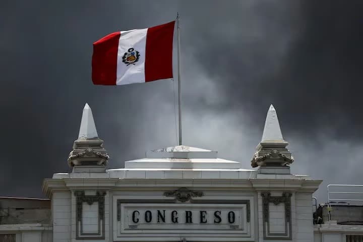 Peru’da başkan adaylarına kurşun geçirmez yelek dağıtılacak