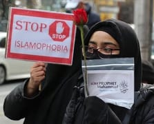 Fransız Bakan'dan üniversitelerde başörtüsü yasağı çağrısı