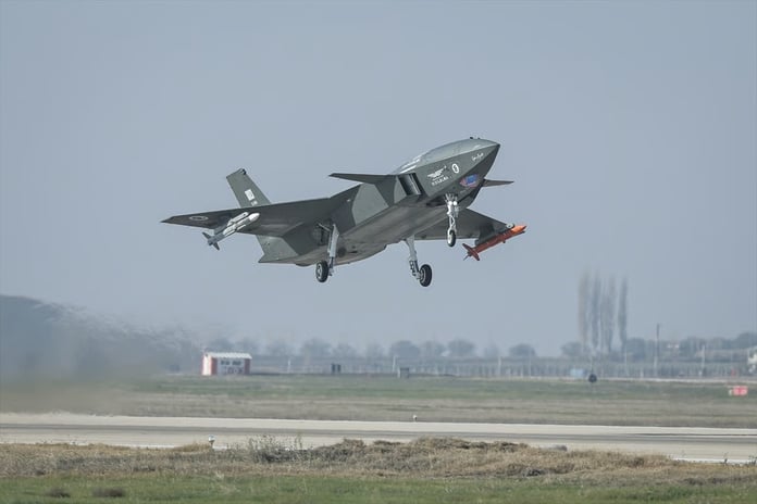 Bayraktar KIZILELMA hava-hava füzesiyle dünyada ilke imza attı