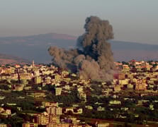 İşgalci İsrail ordusu Lübnan'ın güneyine saldırdı