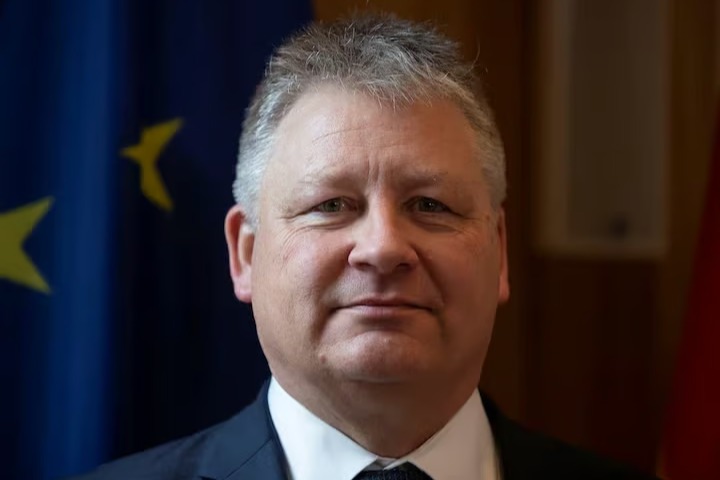 Germany Warns of Russian Plan to Test NATO with “Little Green Men”