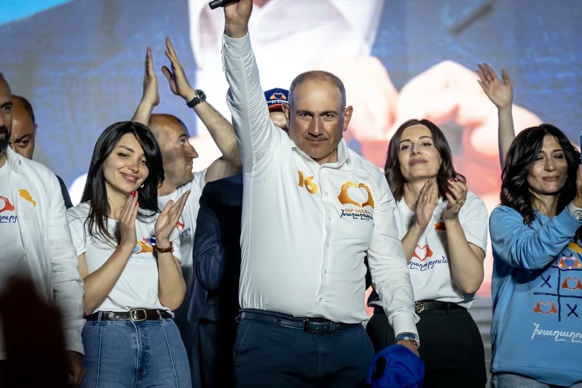 Ermenistan seçimlerinde Paşinyan'dan "tarihi zafer"