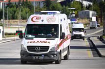 Motokurye Avcılar'dan Zeytinburnu'na kadar ambulansa yol açmaya çalıştı