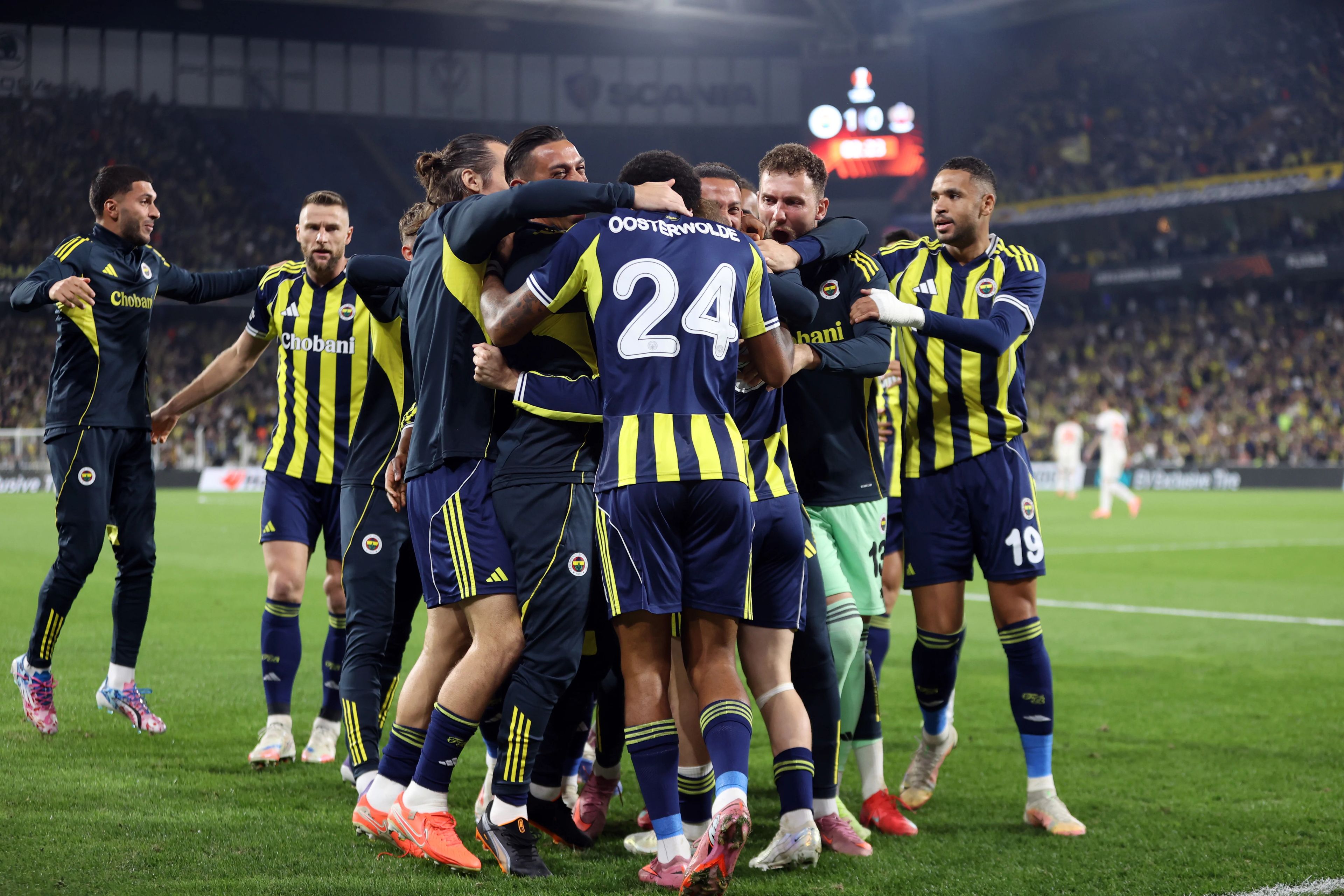 Fenerbahçe, UEFA Avrupa Ligi'nde Stuttgart'ı konuk ediyor: Muhtemel 4 eksik ve kritik kaleci tercihi