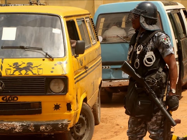 Nijer'de 200'den fazla motosikletli saldırgan ordu üssüne saldırdı