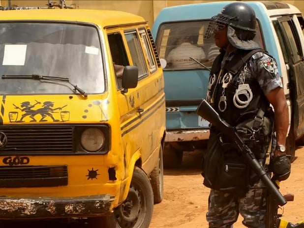 Nijer'de 200'den fazla motosikletli saldırgan ordu üssüne saldırdı