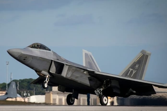 Lockheed Martin, en eski F-22 Raptor’lar için modernizasyon planlarını genişletiyor