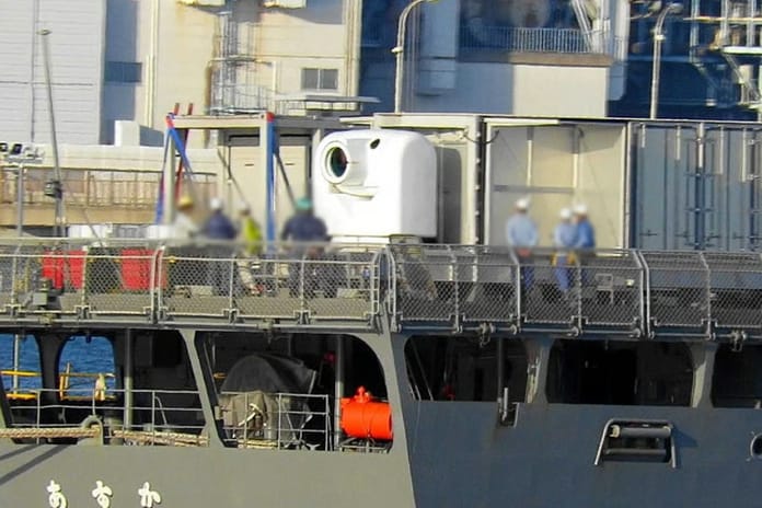 Japon donanması JS Asuka savaş gemisine 100 kW sınıfı lazer silahı entegre etti