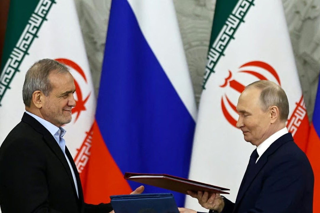 Russia, Iran Sign Deal for 8 Nuclear Plants