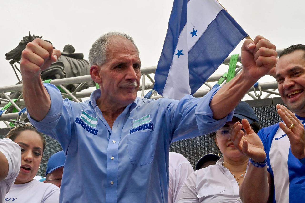 Honduras'a Filistin kökenli başkan