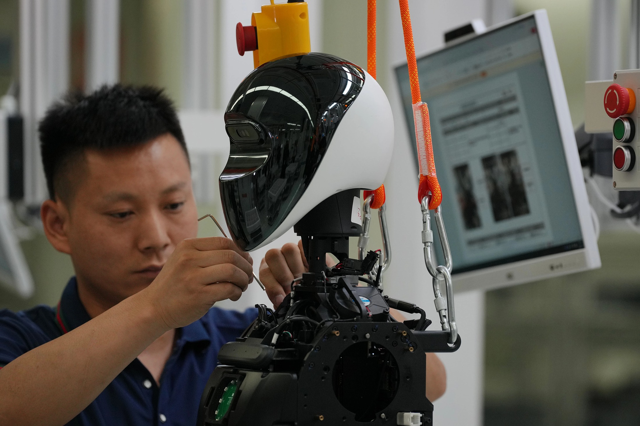 US Bans Chinese Humanoid Robots to Protect American AI