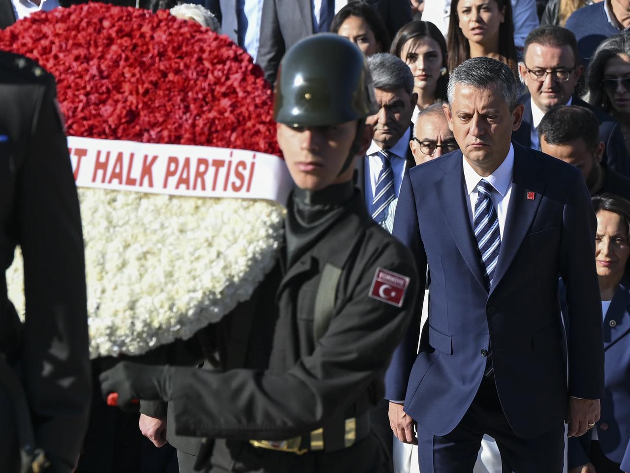  Tepeden tabana çözülme: CHP bölünüyor mu? 