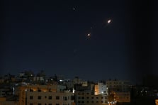 İran, İsrail'i füze yağmuruna tuttu