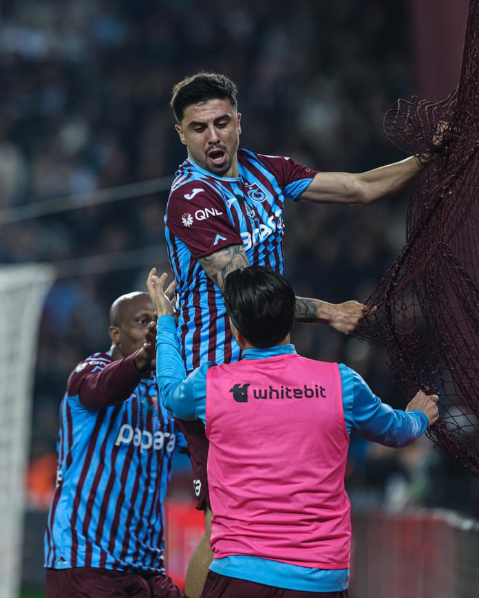 Sahneye Ozan Tufan çıktı