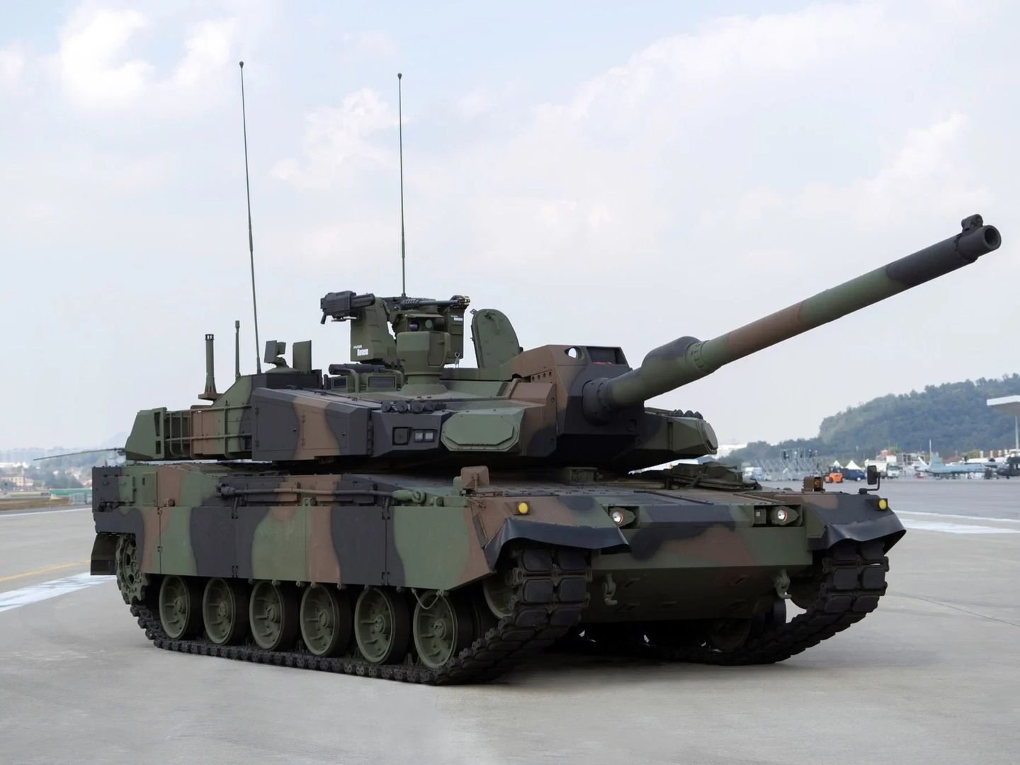Güney Kore, Polonya'ya 6 milyar dolarlık K2 tankı ihraç edecek