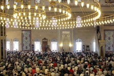 Cuma hutbesinde kul hakkına vurgu: Kul hakkı ateşten gömlektir