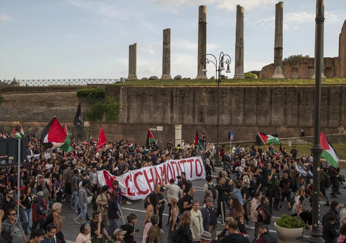 İtalya'da dev protesto: Binlerce kişi Sumud Filosu için sokakta