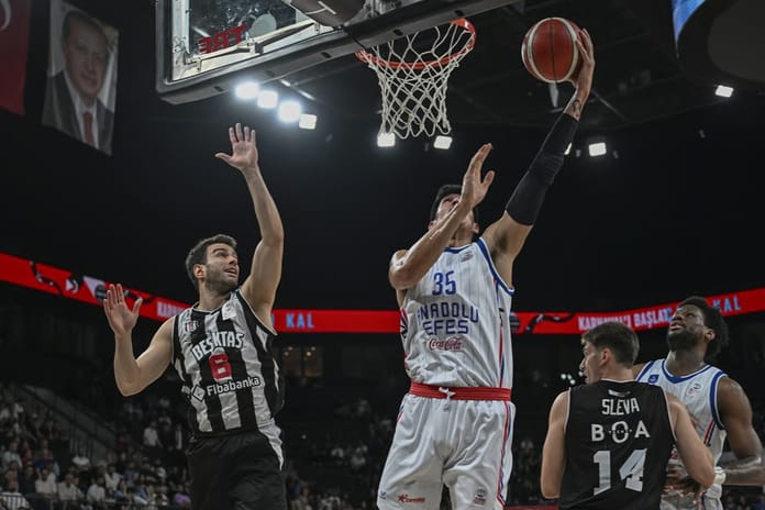 Anadolu Efes final biletinin peşinde: Beşiktaş karşısında seriyi bitirmek istiyor