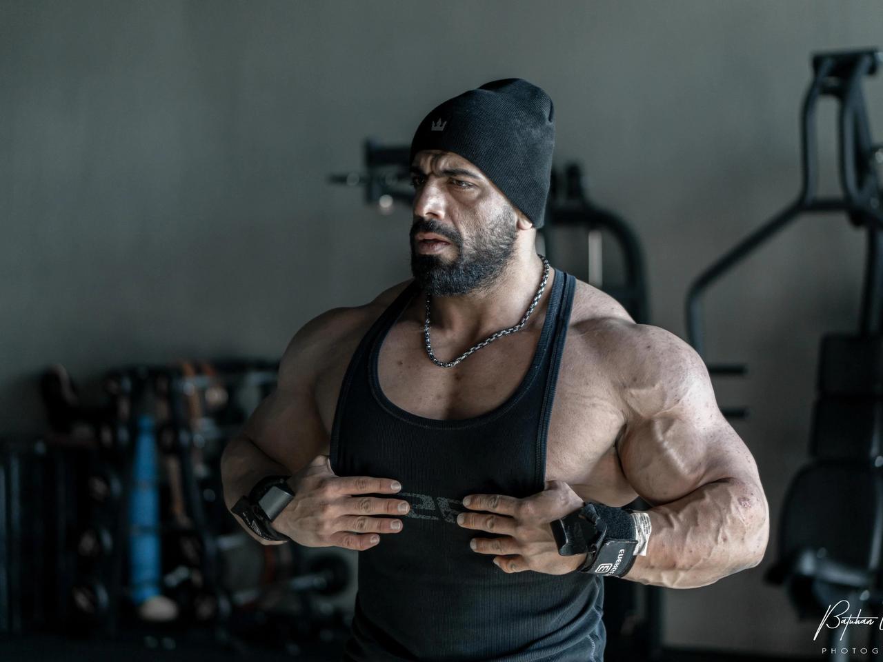 Milli sporcu darp edildi