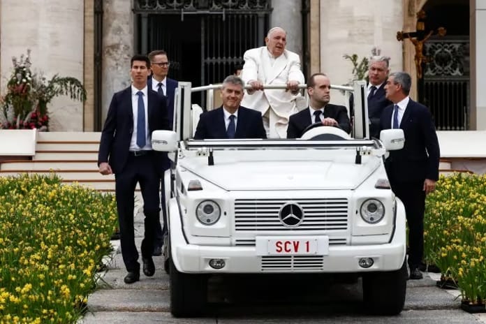 Papa Franciscus, ölmeden önce "papamobil" aracını Gazzeli çocuklara bağışladı