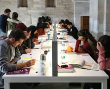 Çift anadal programlarına hücum: Öğrenciler piyasada tutunmak için 2 diploma peşinde