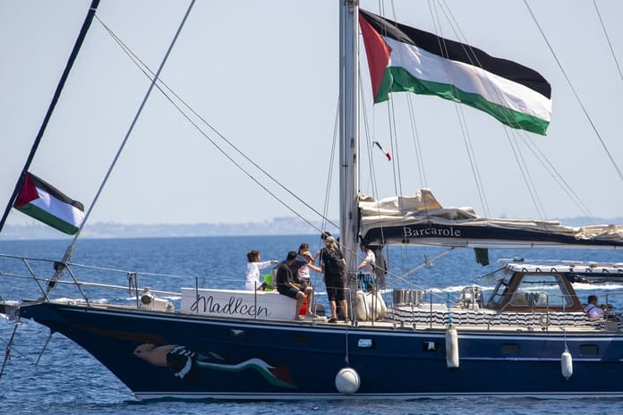 İsrail Madleen gemisindeki aktivistleri sınır dışı ediyor