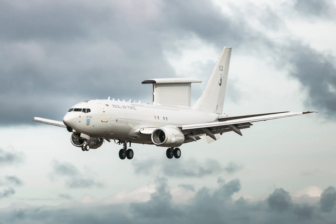 Birleşik Krallık’ın ikinci E-7A’sı testler için üsse ulaştı