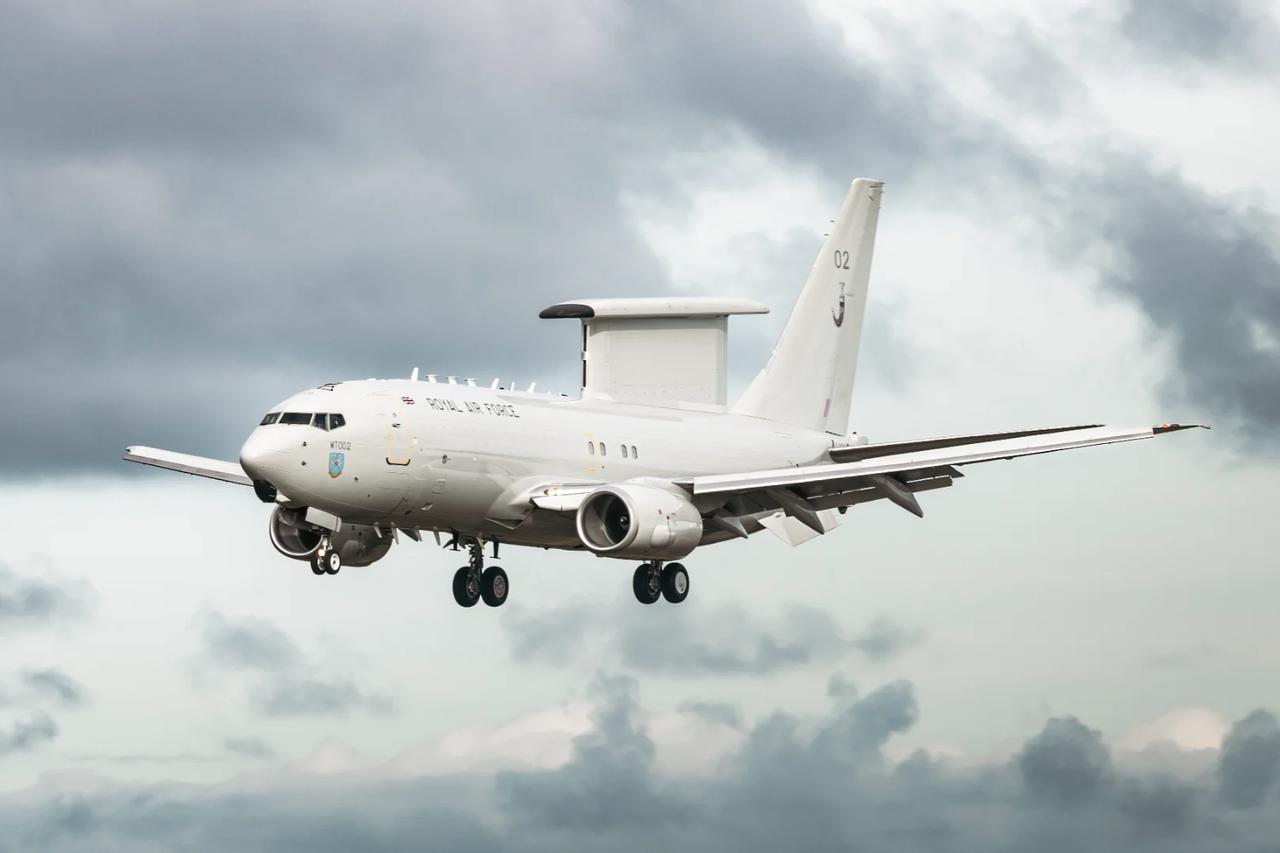 Birleşik Krallık’ın ikinci E-7A Wedgetail uçağı testler için Lossiemouth’a ulaştı