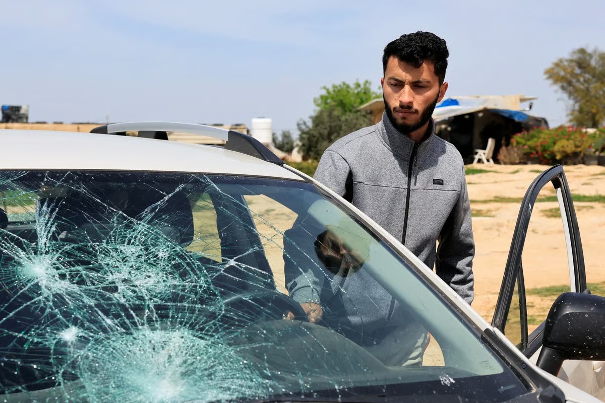 İsrail Oscar ödüllü yönetmenin evini bastı
