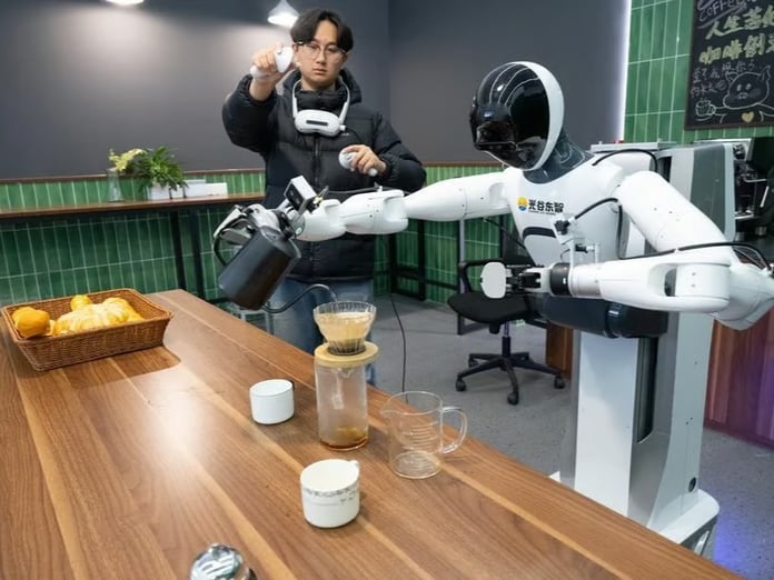 Geleceğin iş gücü mü? Çin’de robotlar okulda eğitiliyor