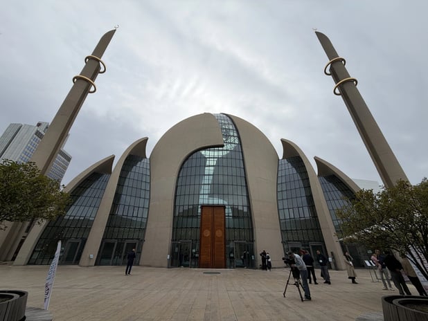 Almanya'da gençler İslam dinine Kilise'den daha fazla güveniyor