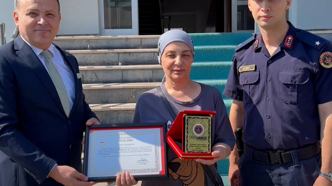 Zeytinliğini Jandarma Asayiş Vakfına bağışladı
