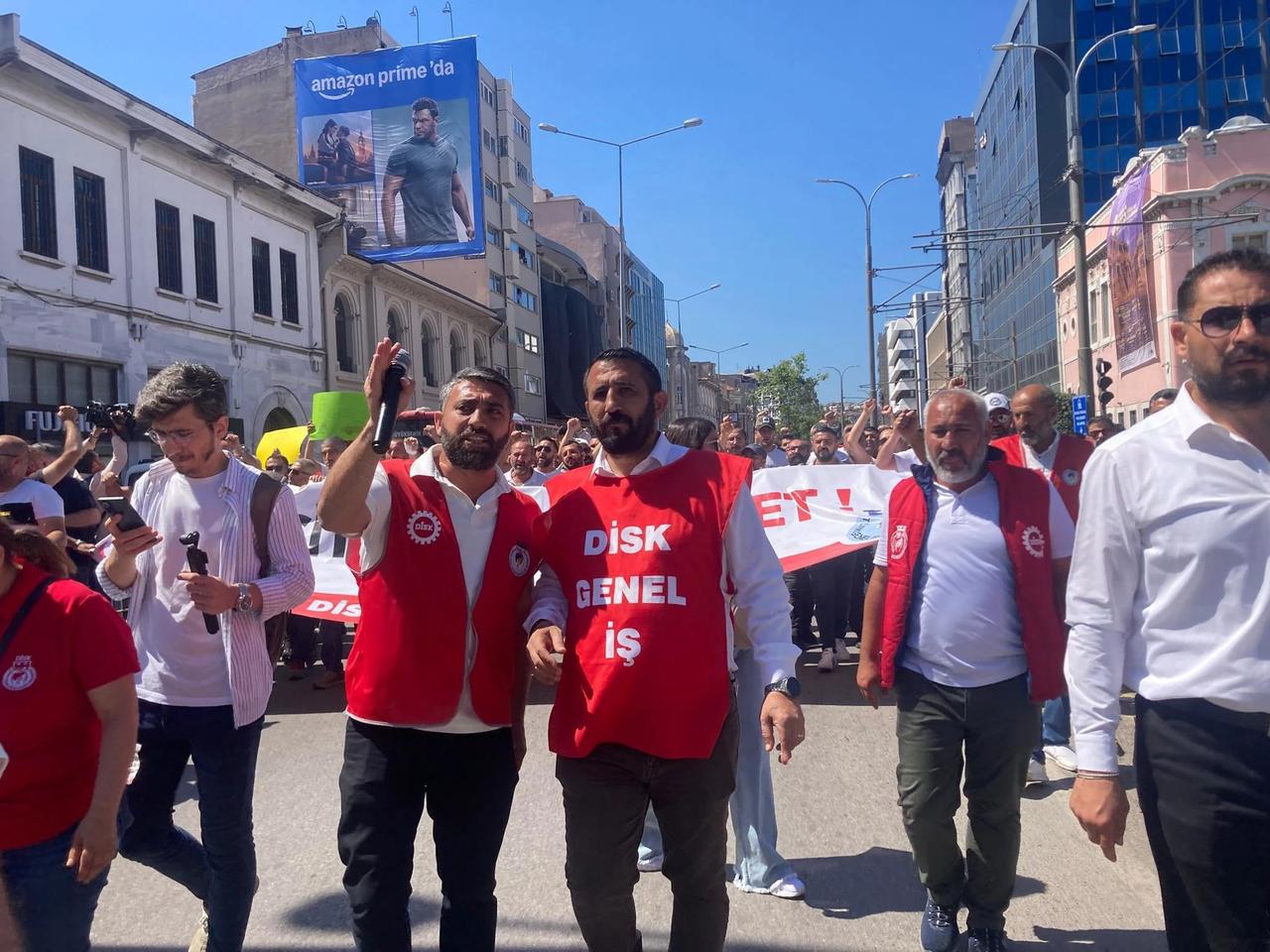 "Başkanım gel burada çöp var temizle"