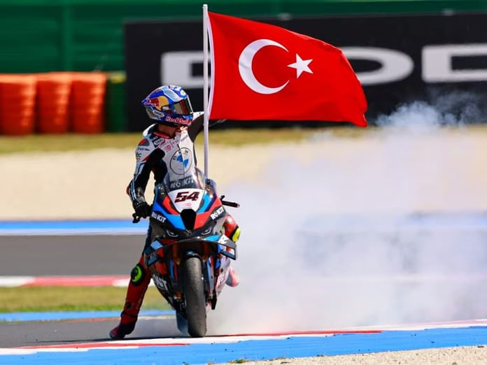 Dünya Şampiyonası heyecanı Macaristan'a taşınıyor: Milli Motosikletçiler Toprak, Bahattin ve Can podyum için mücadele edecek