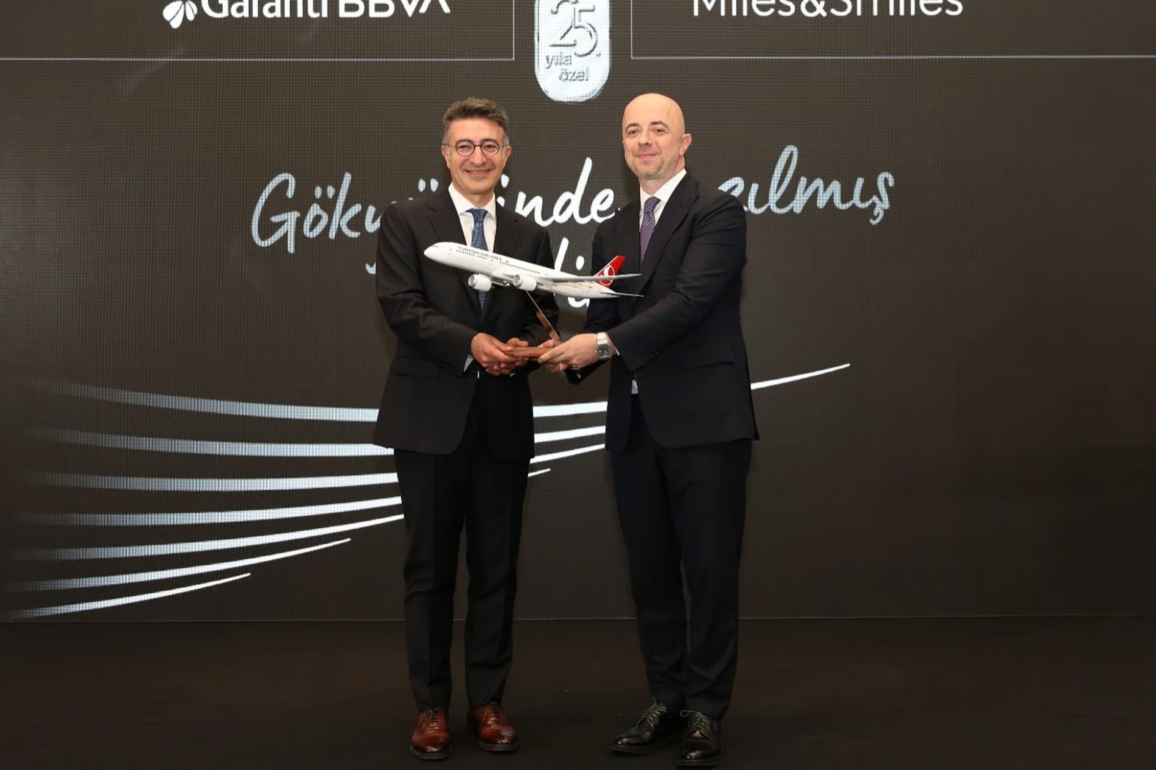 Garanti BBVA ve THY’den Türkiye’de bir ilk: Uçak parçasından kredi kartı