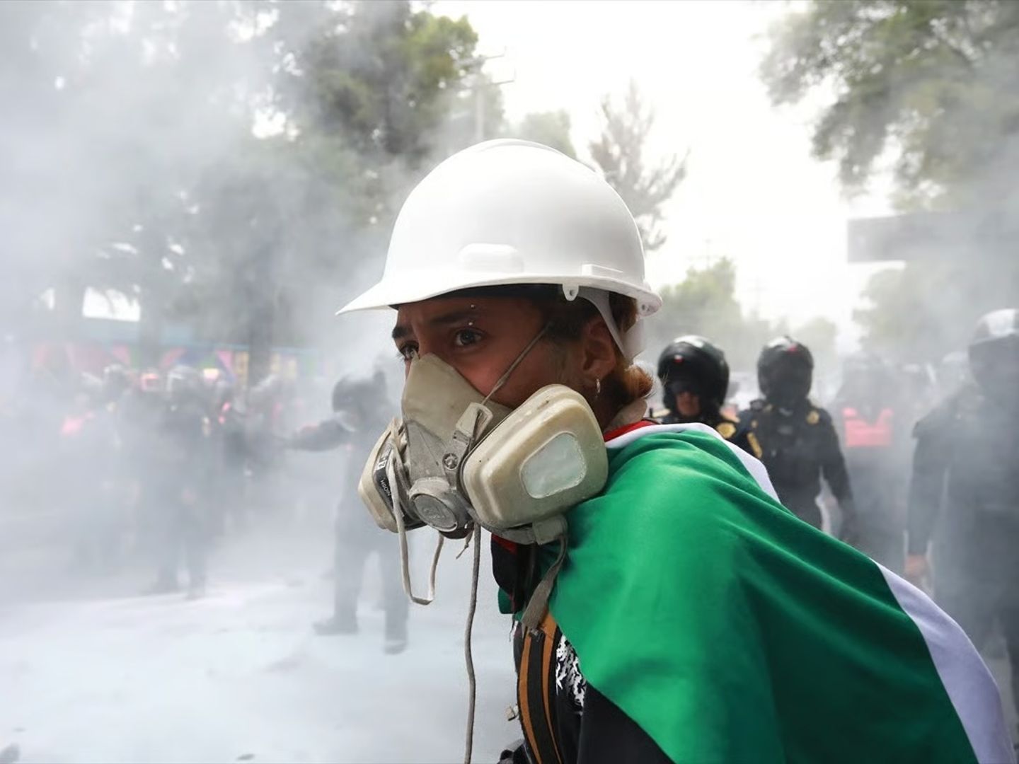 Dünya Kupası'na çatışma gölgesi: Protestocular ve biletsiz kişiler polisle çatıştı