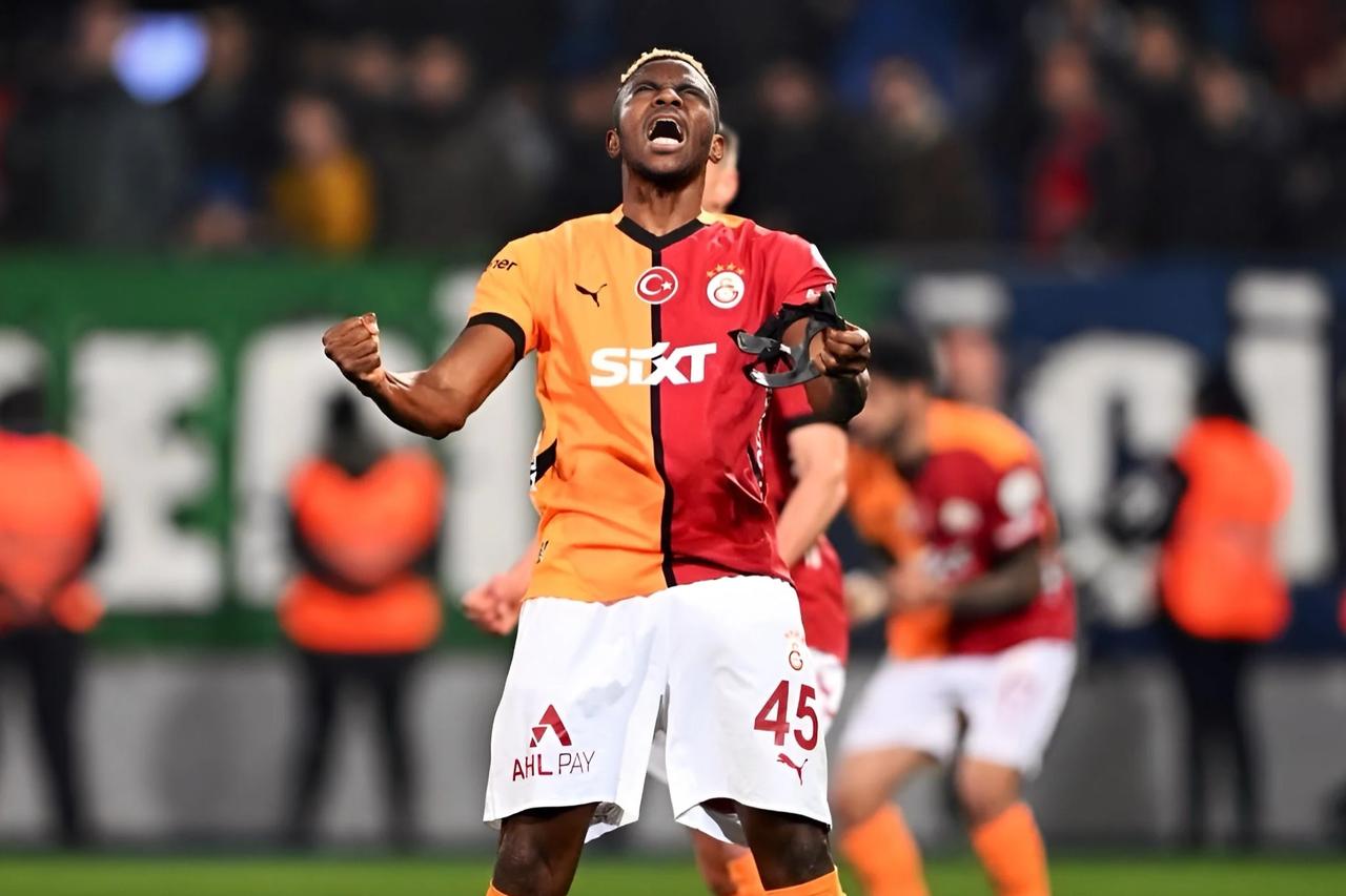 Victor Osimhen Galatasaray için İstanbul'a geliyor