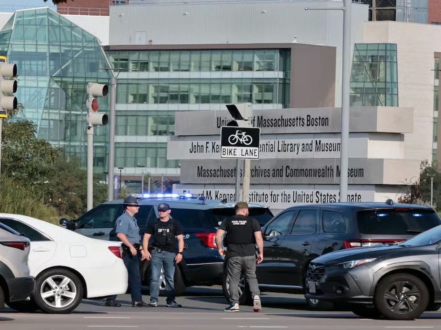 Massachusetts Üniversitesi’nde silah sesleri paniği