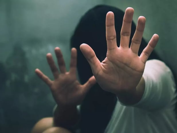 'Cin çıkarma' iddiasıyla istismar etti! Sözleri dehşete düşürdü: İçinde şu an 5 tane cin var, 2'si hamile