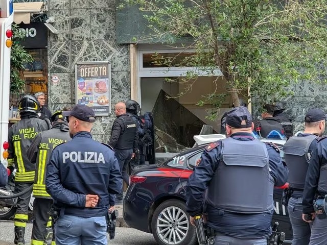 İtalya'nın Napoli kentinde banka soygununda rehine krizi