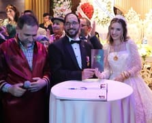 Patlamada sol yanı felç kalan gazi 14 yıllık sevgilisiyle dünyaevine girdi