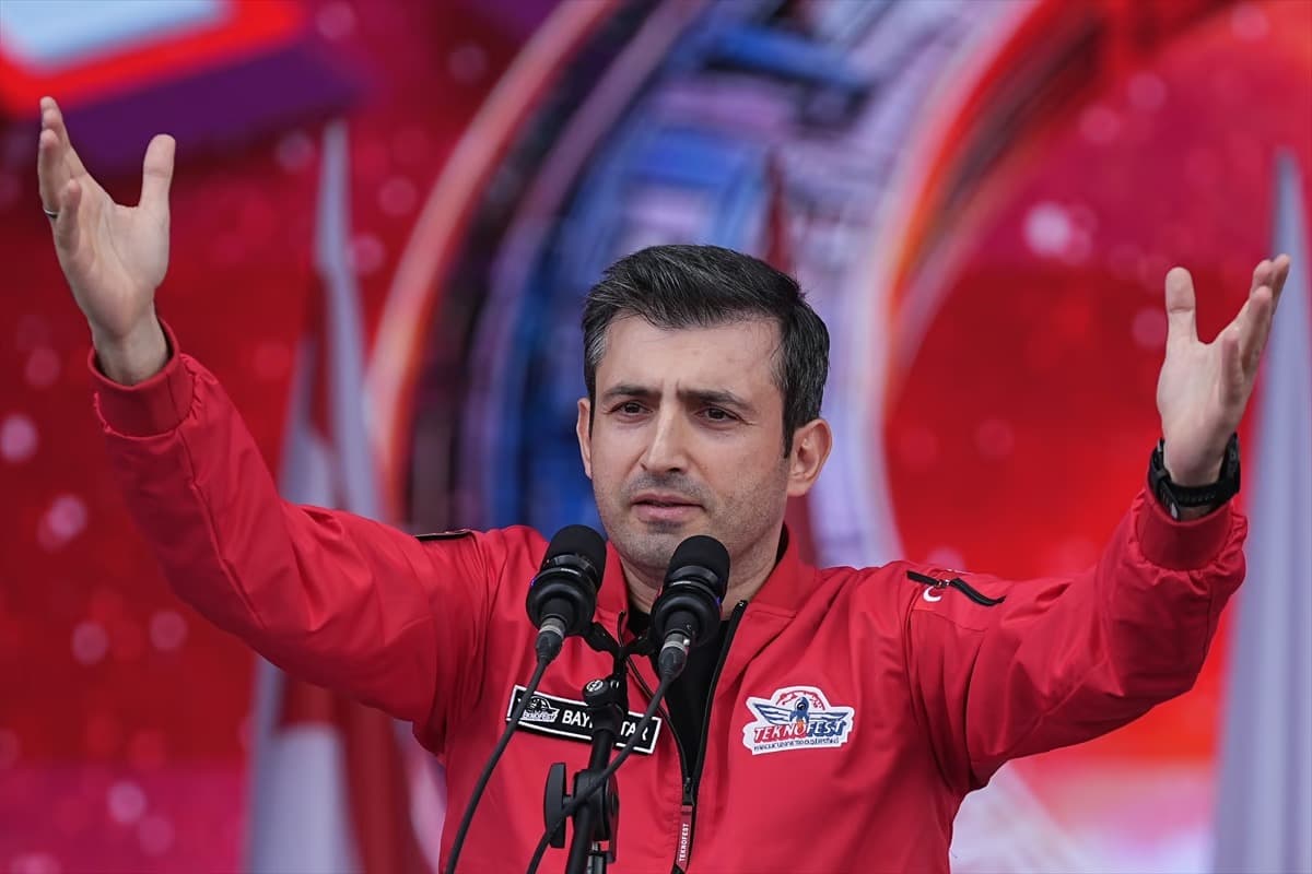 TEKNOFEST, rotasını kaybeden dünyaya yön veren harekettir