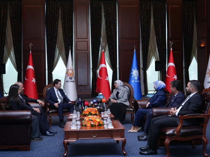 Siyasi partilerin bayramlaşma programı belli oldu