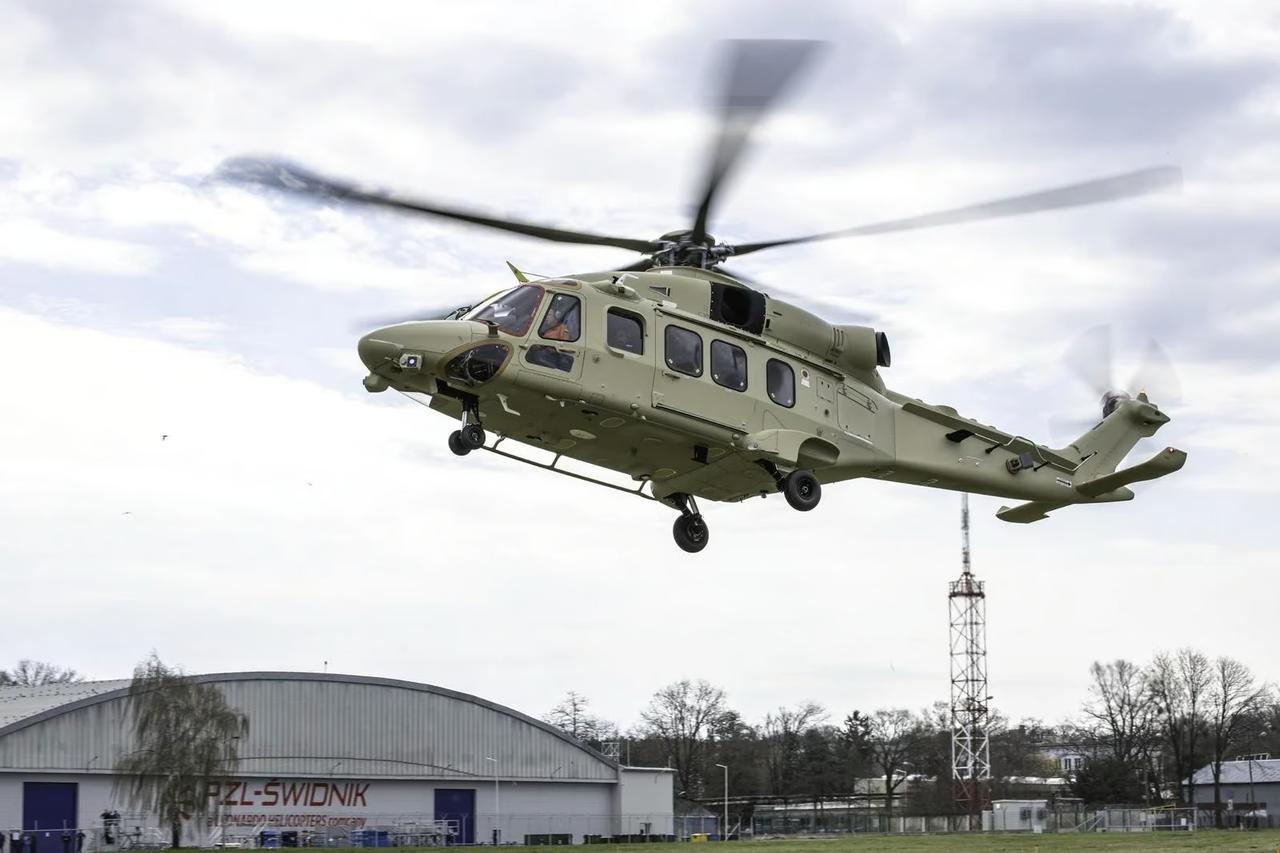 Polonya'da üretilen ilk AW149 helikopteri ilk uçuşunu gerçekleştirdi