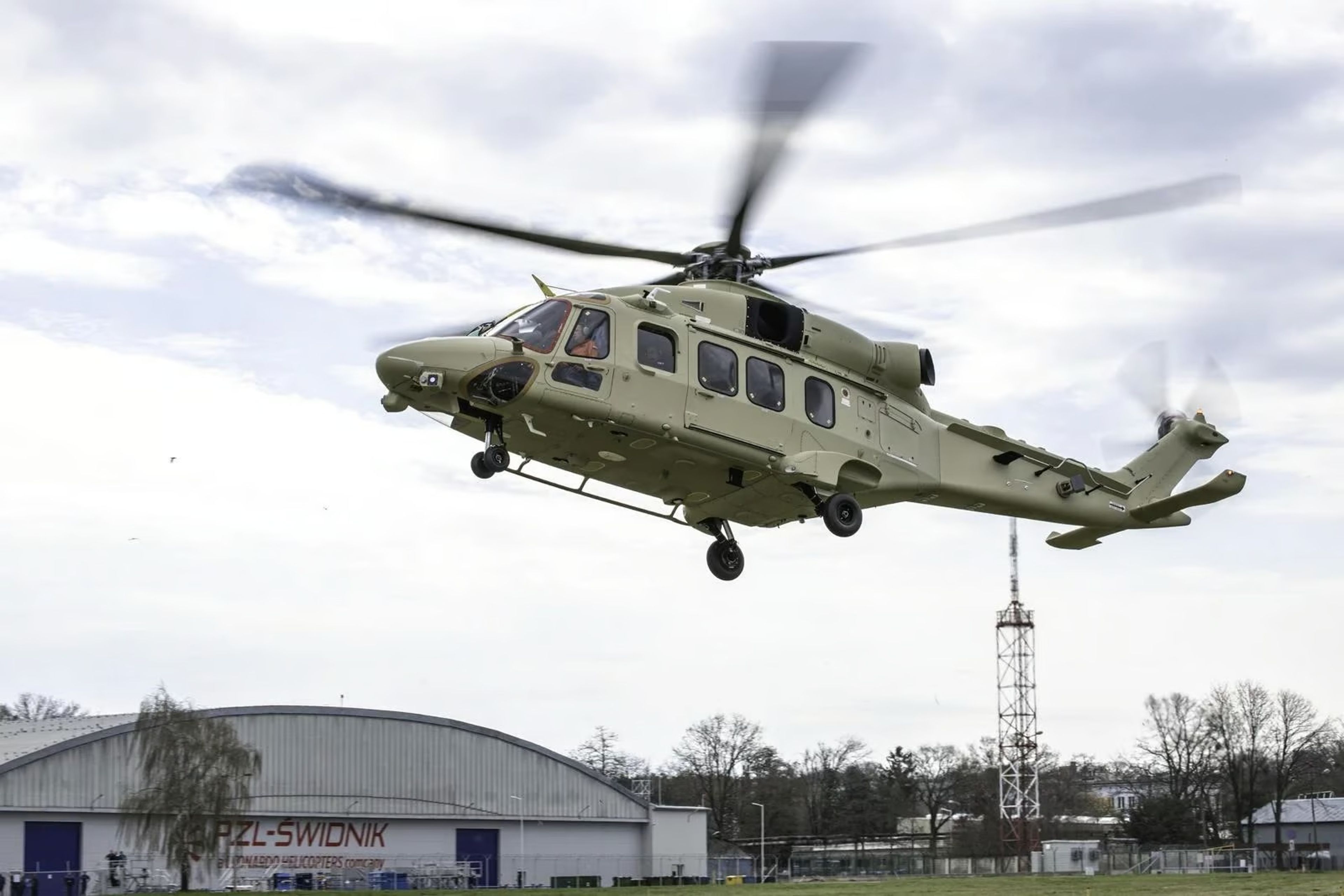 Polonya'da üretilen ilk AW149 helikopteri ilk uçuşunu gerçekleştirdi