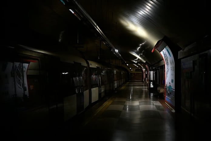 İspanya ve Portekiz'de elektrik kesintisi hayatı felç etti