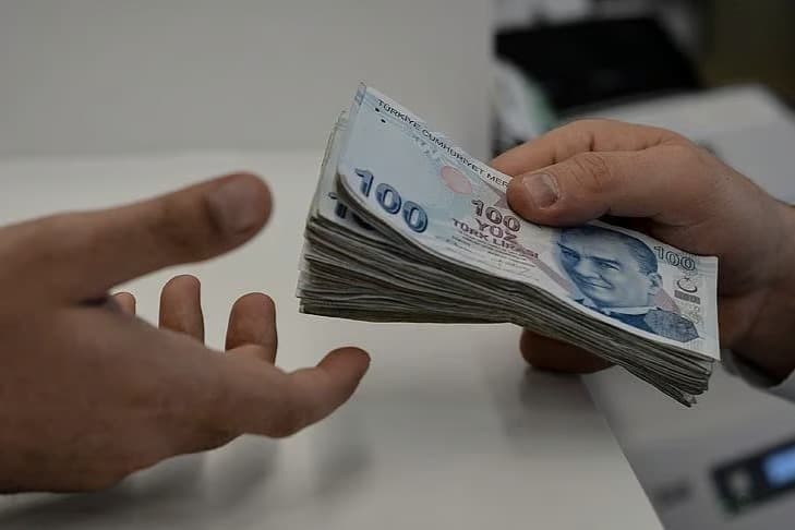 Emekli maaşı alanlar dikkat: Faiziyle geri alınıyor!