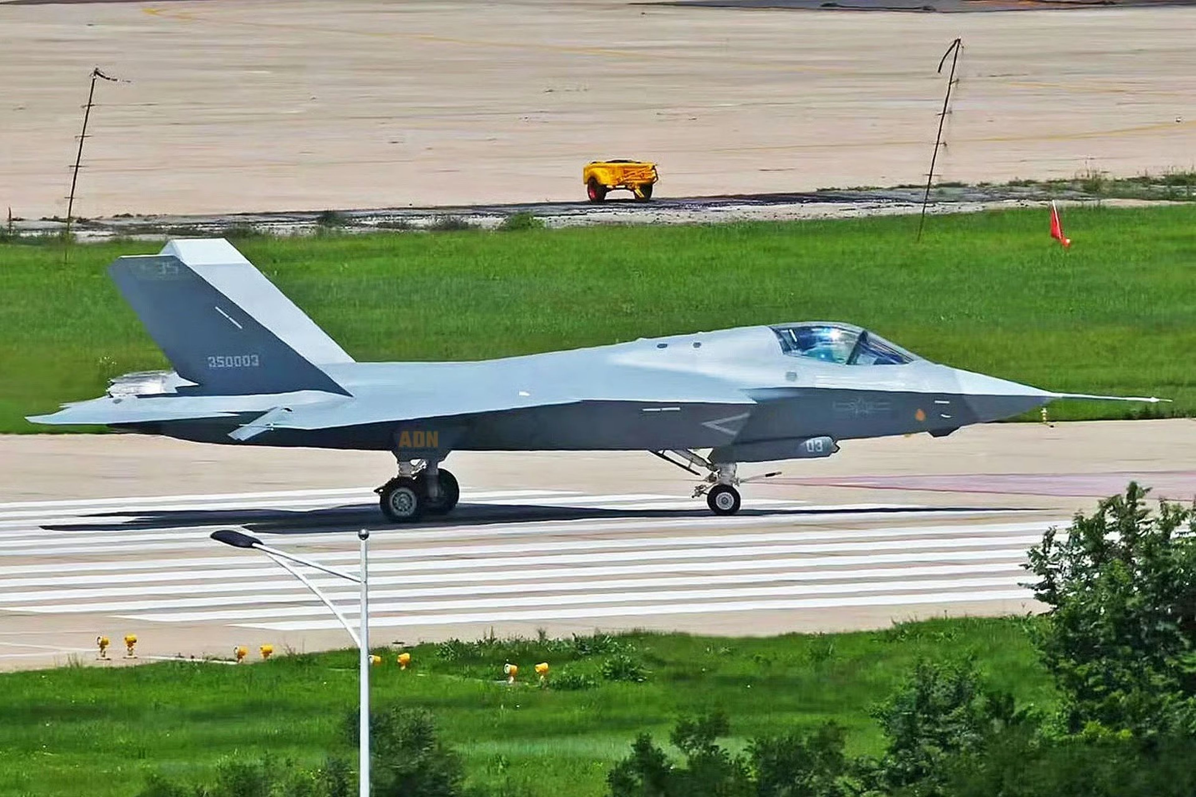 Pakistan, Çin'den J-35 alımını resmen onayladı