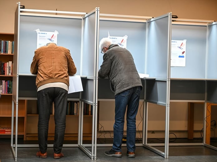 Hollanda’da seçim sürprizi: Aşırı sağ gerilerken merkez güçlendi